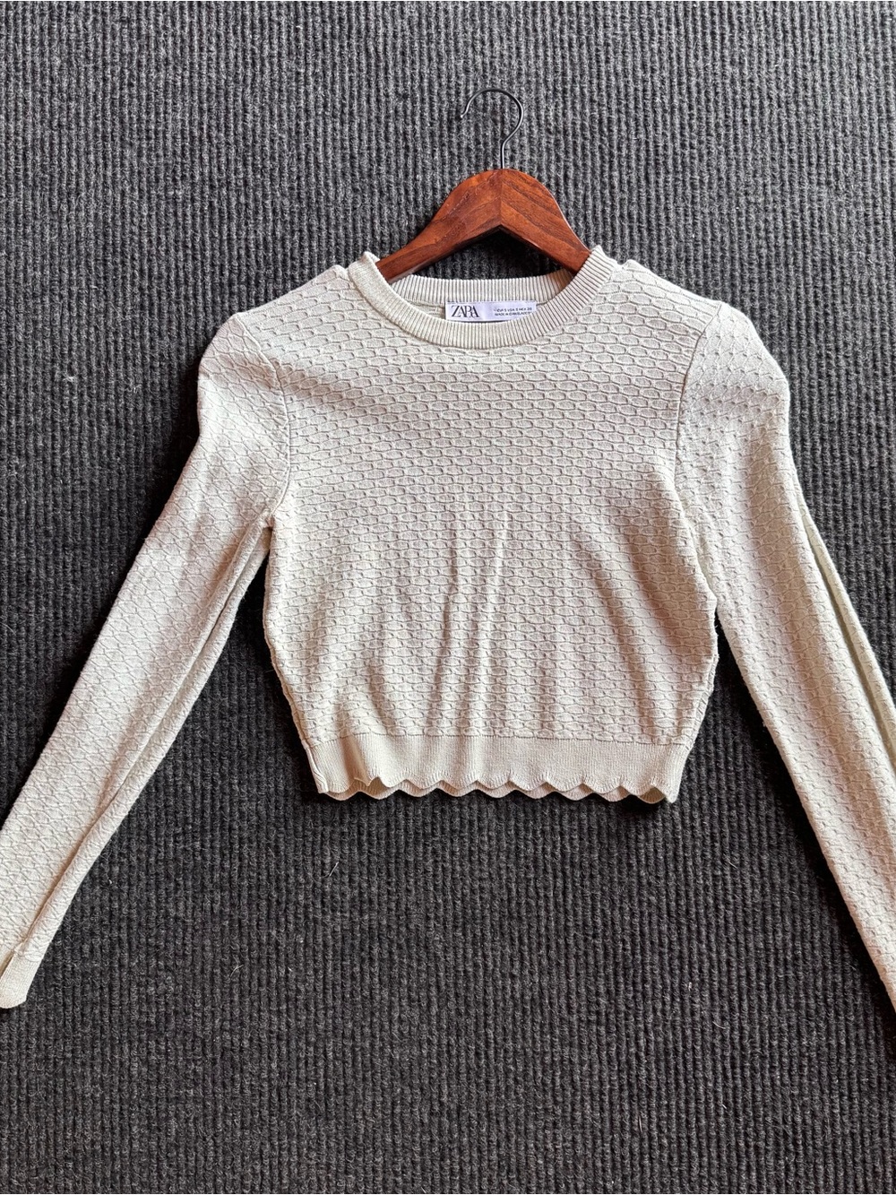 Zara Light Green Textured Scalloped-Hem Cropped Crewneck Sweater